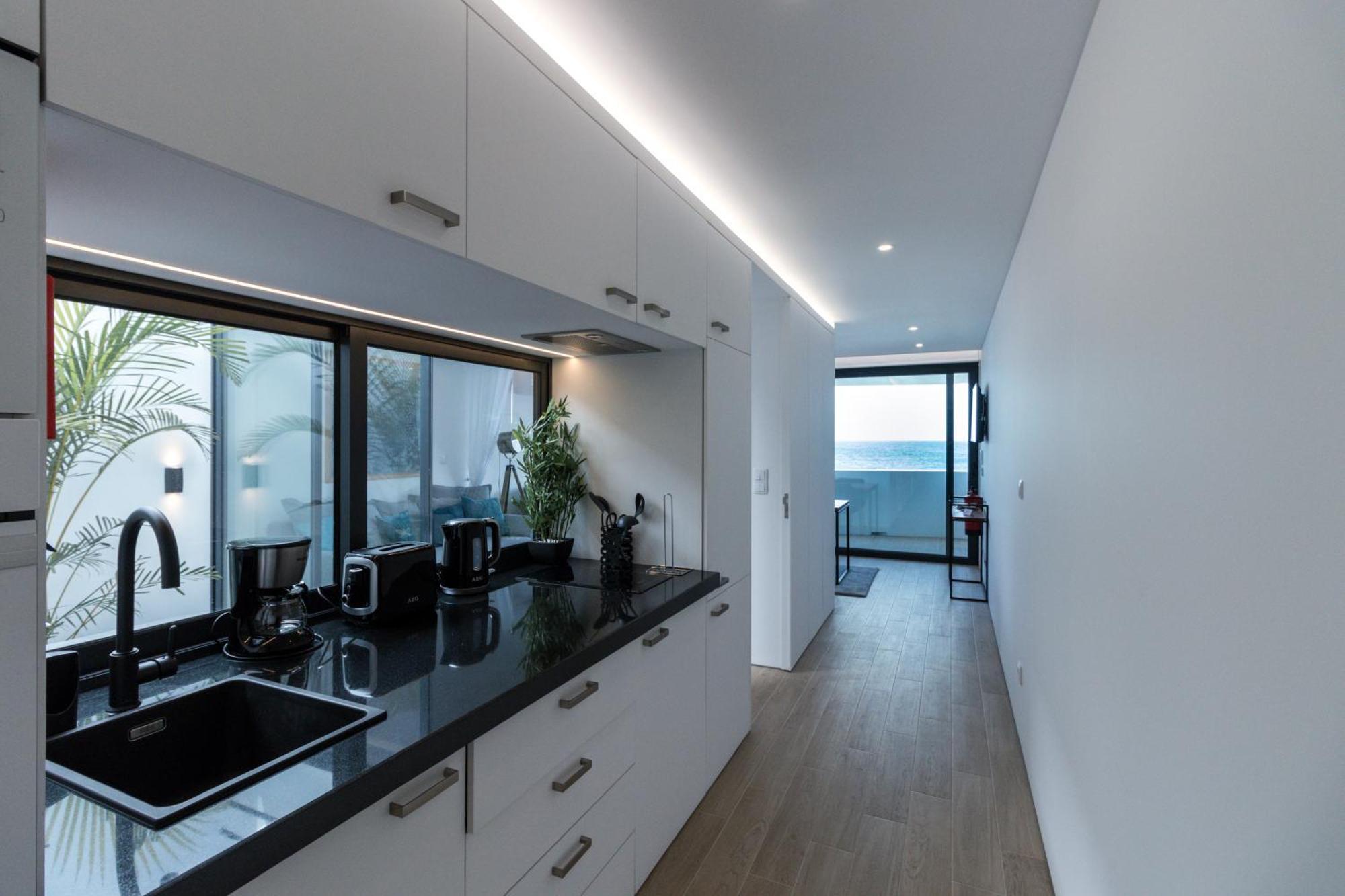 Home At Azores - Oasis House São Roque الغرفة الصورة
